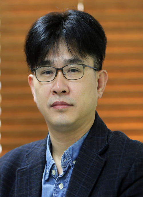 Jong-Bong Lee